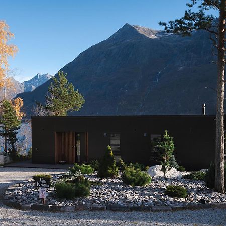 Villa Kristina / Andalsnes Torvik Buitenkant foto